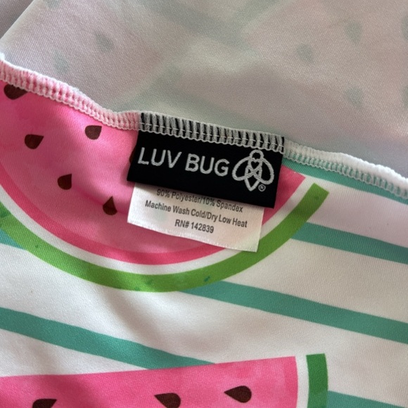 Luv Bug Towel. Pool, beach, lightweight towel. Hooded towel. SPF 50 towel. - Picture 3 of 4